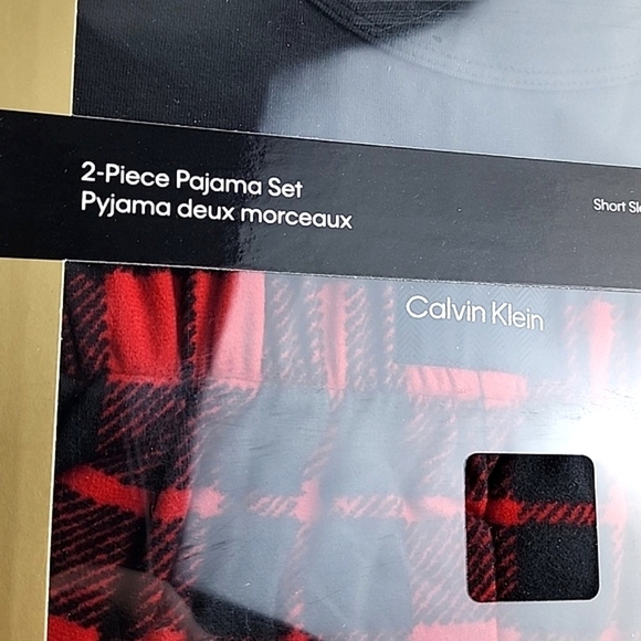 Calvin Klein Men's 2-Piece PJ Set T-Shirt Fleece Pant Red Black Plaid Size Small - Picture 7 of 10